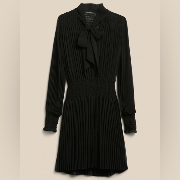 NWT! Banana Republic Pleated Tie-Neck Mini Dress - Size Small 🦋 - Picture 1 of 5